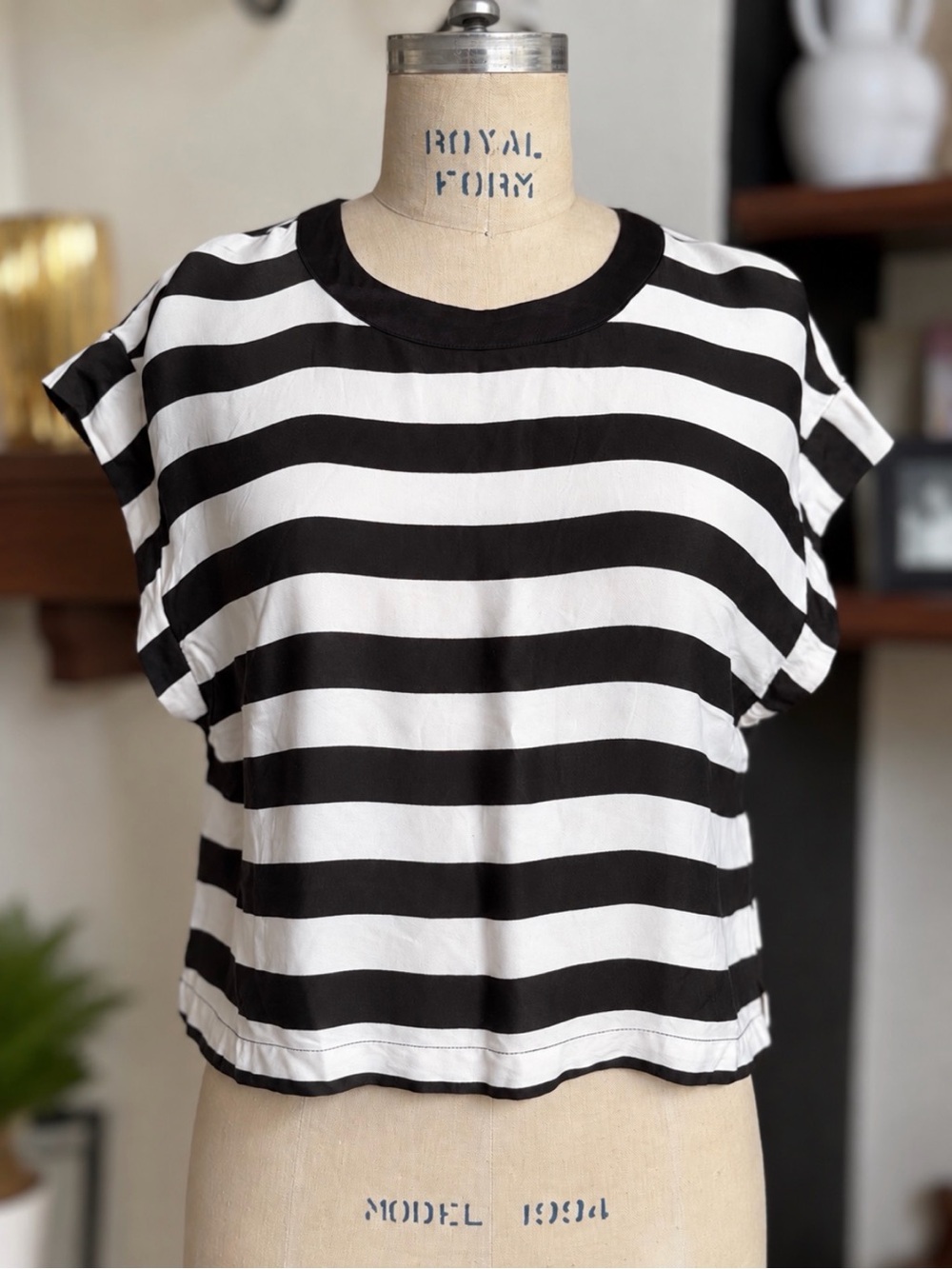 Maeve Anthropologie Striped Button Back Top Short Batwing Sleeve Black White PS